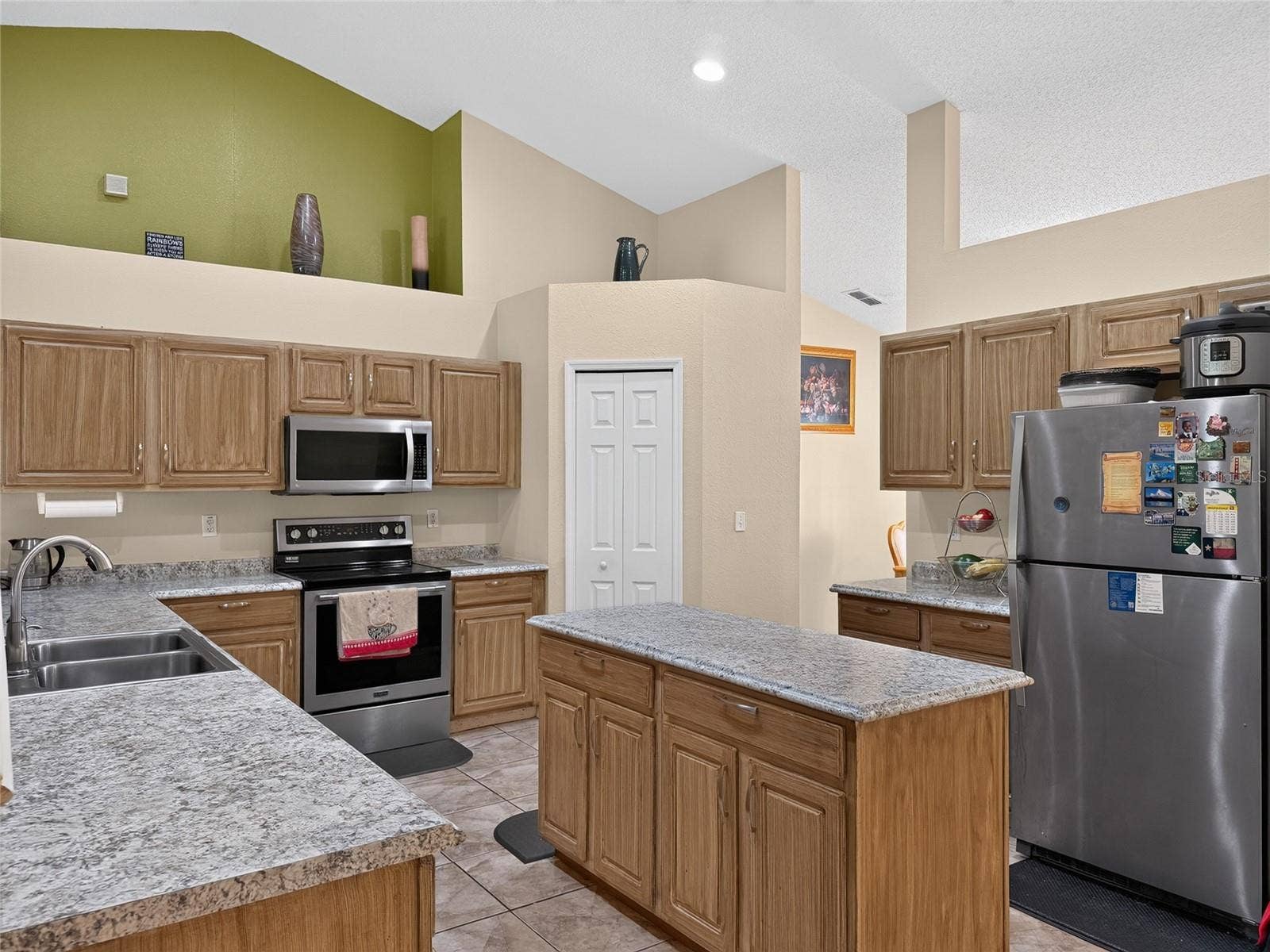 1048 HILL MOUNT DRIVE, Minneola, FL 34715 1048 HILL MOUNT DRIVE, Minneola, FL 34715