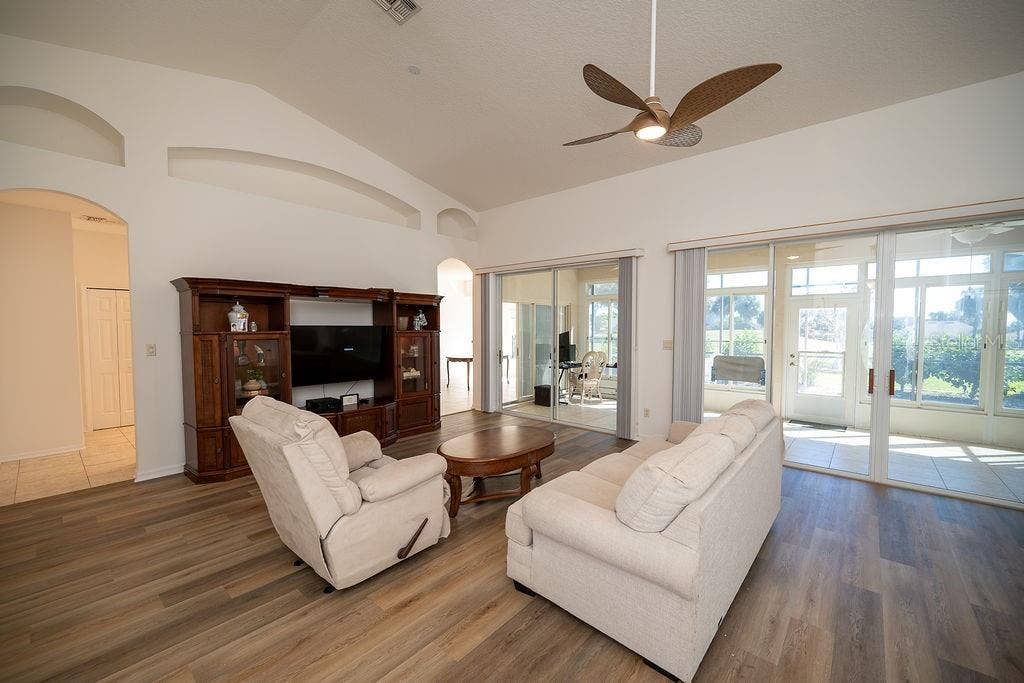 4608 NOTTOWAY DRIVE, Leesburg, FL 34748 4608 NOTTOWAY DRIVE, Leesburg, FL 34748