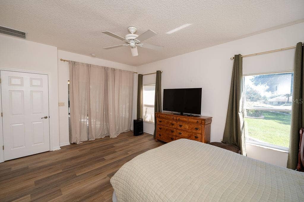 4608 NOTTOWAY DRIVE, Leesburg, FL 34748 Primary has access to the sunroom
