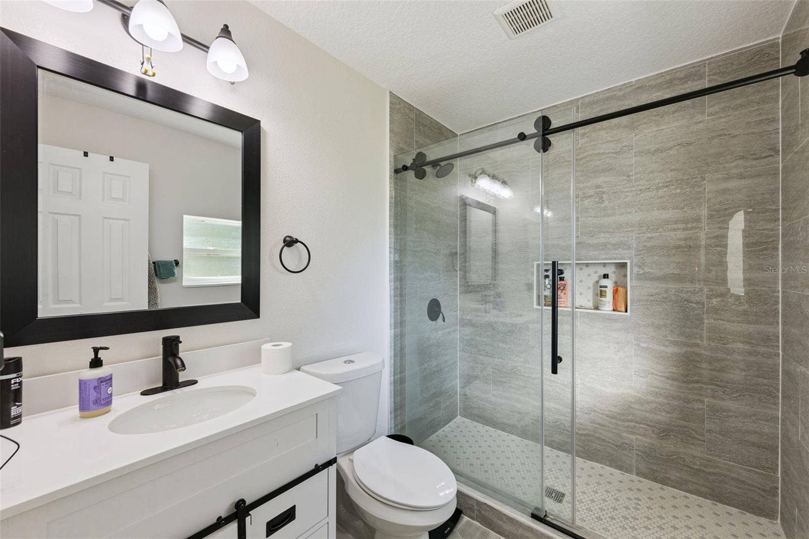 200 E PARKDALE AVENUE, Deland, FL 32724 200 E PARKDALE AVENUE, Deland, FL 32724