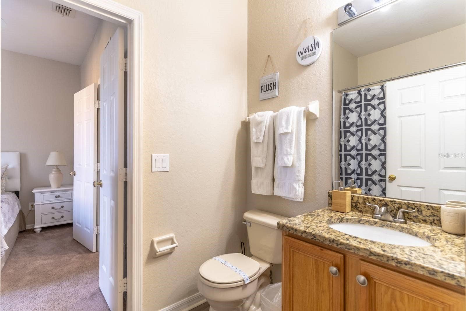 2010 CALABRIA AVENUE, Davenport, FL 33897 Bathroom