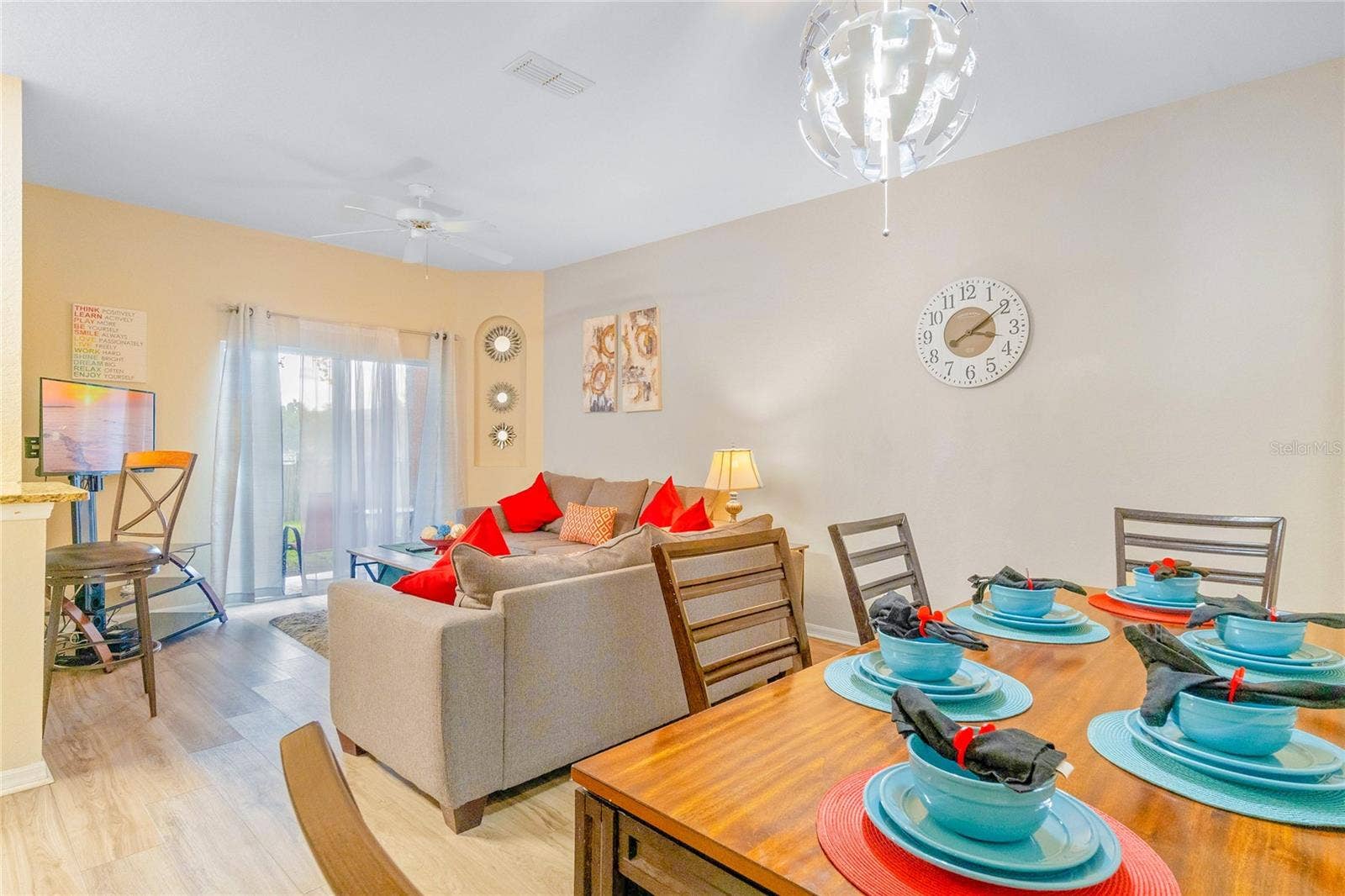 2010 CALABRIA AVENUE, Davenport, FL 33897 Dining area