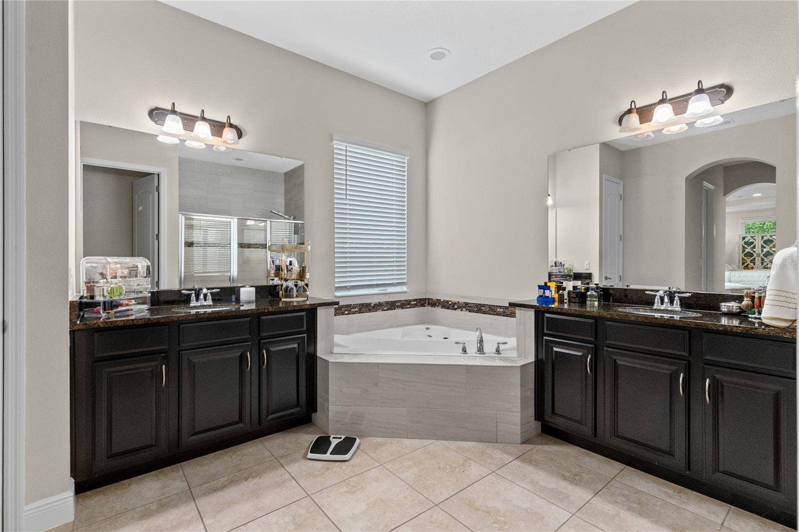 8802 FINSEN STREET, Orlando, FL 32827 Primary Bath.