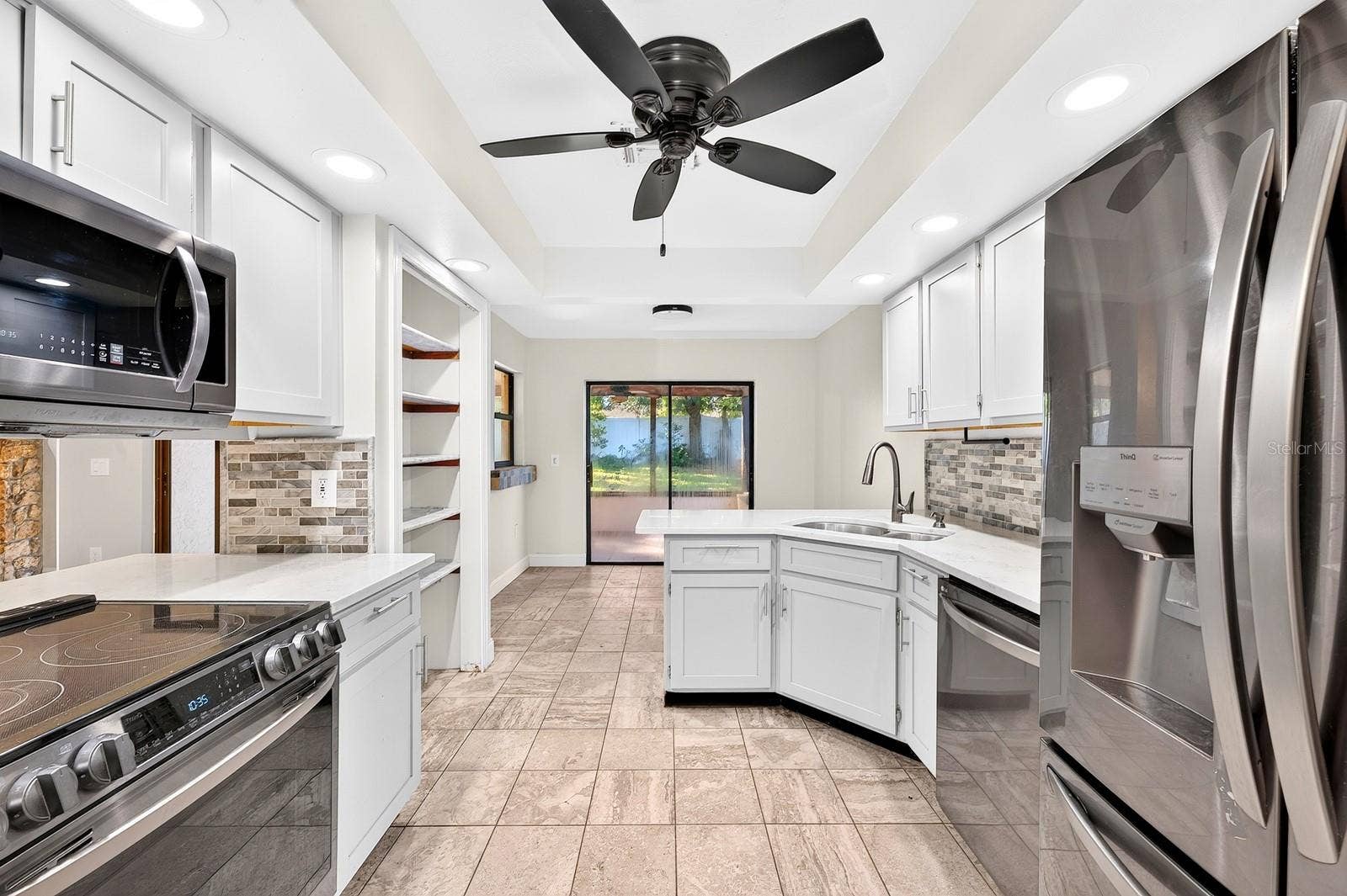 1110 PINE OAKS COURT, Apopka, FL 32712 Updated Kitchen.