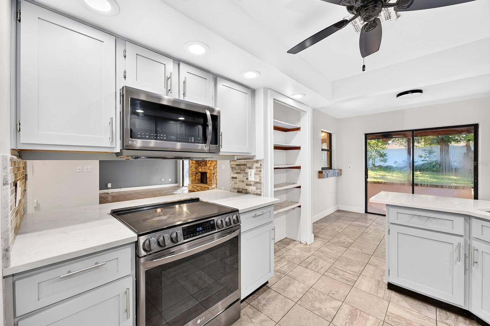 1110 PINE OAKS COURT, Apopka, FL 32712 Updated Kitchen.
