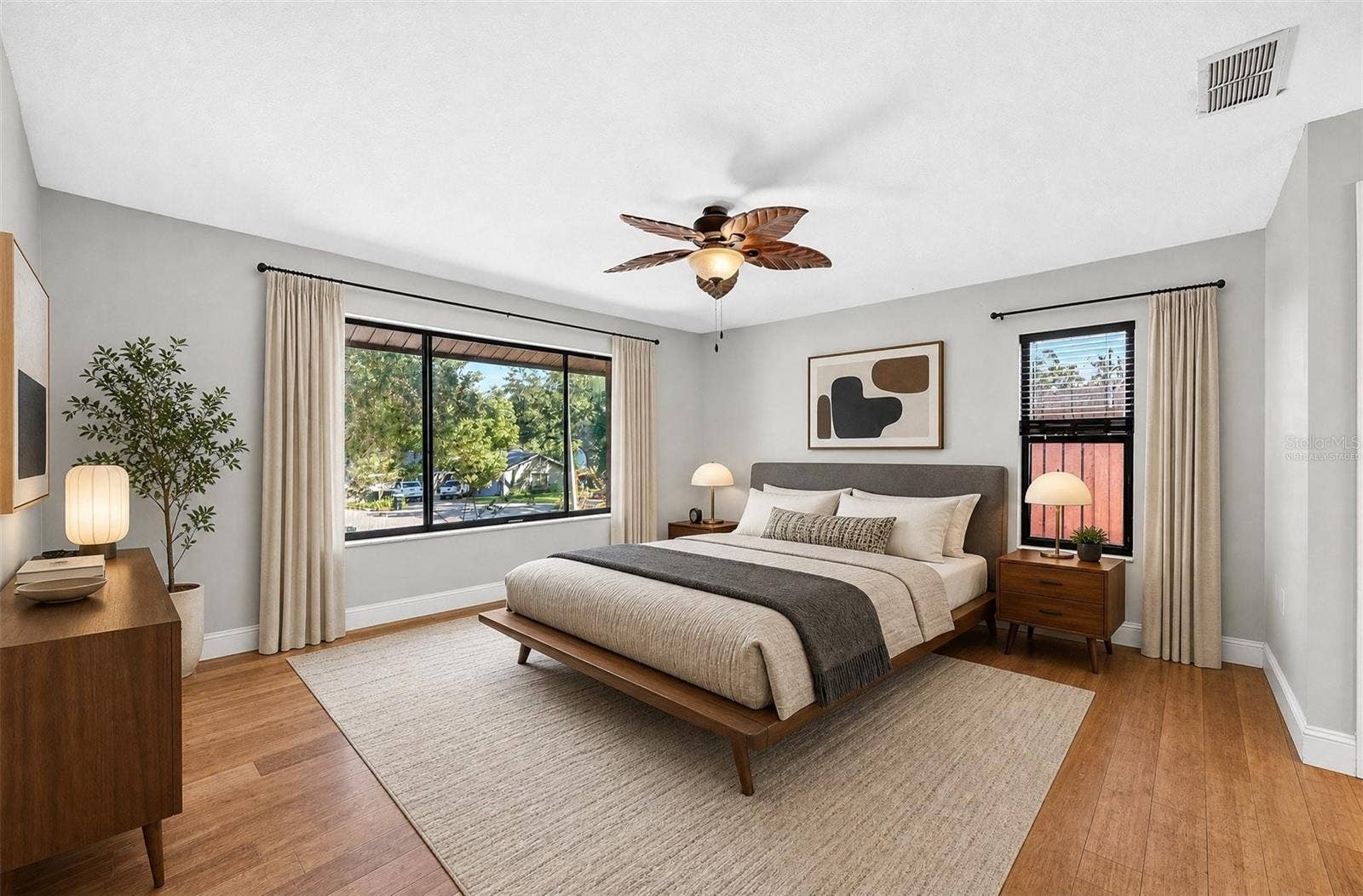 1110 PINE OAKS COURT, Apopka, FL 32712 Primary Suite. Virtually Staged.