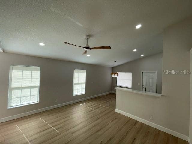 528 SOUTHERN CHARM DRIVE, Orlando, FL 32807 528 SOUTHERN CHARM DRIVE, Orlando, FL 32807
