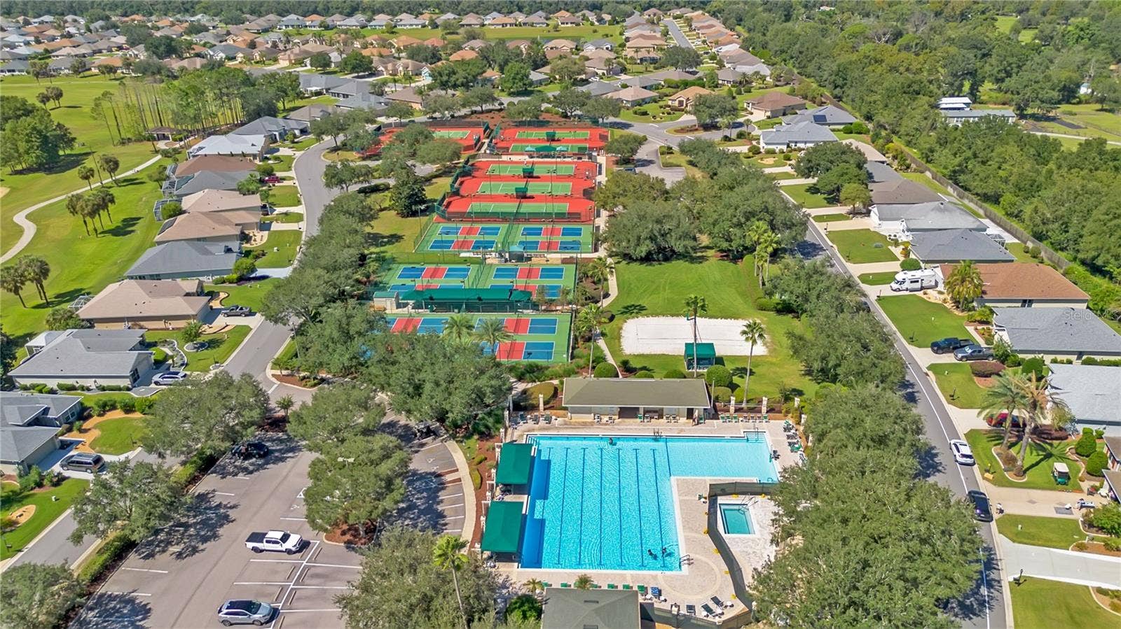 Explore the resort-style recreation facilities and inviting surroundings at Spruce Creek Golf & Country Club.