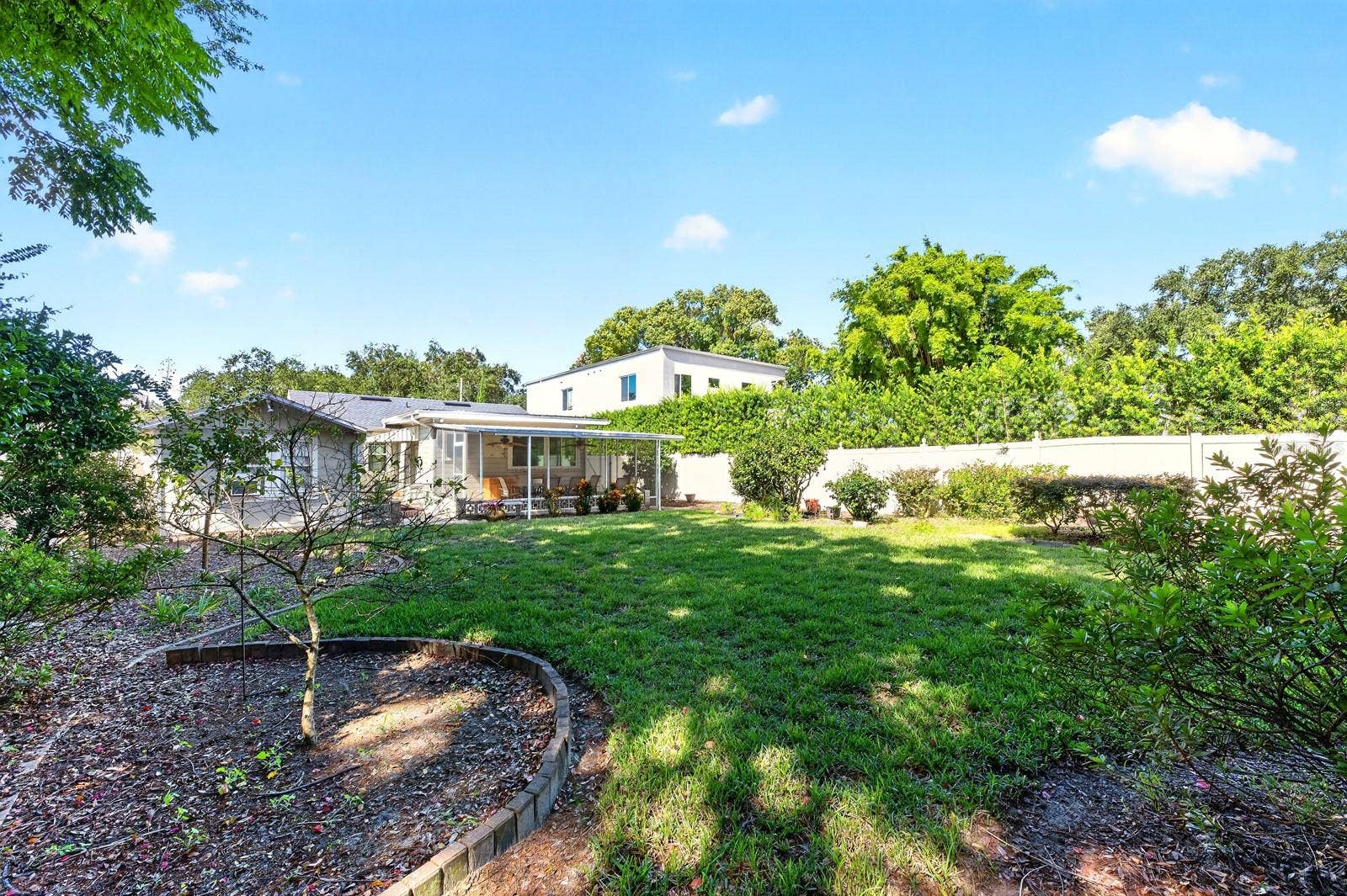 27 N HAMPTON AVENUE, Orlando, FL 32803