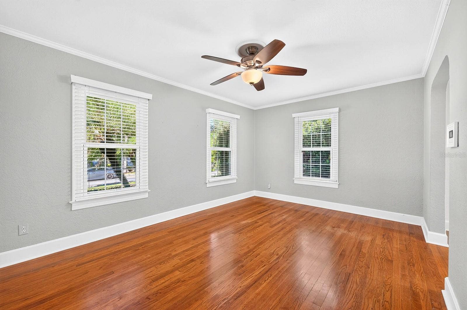27 N HAMPTON AVENUE, Orlando, FL 32803