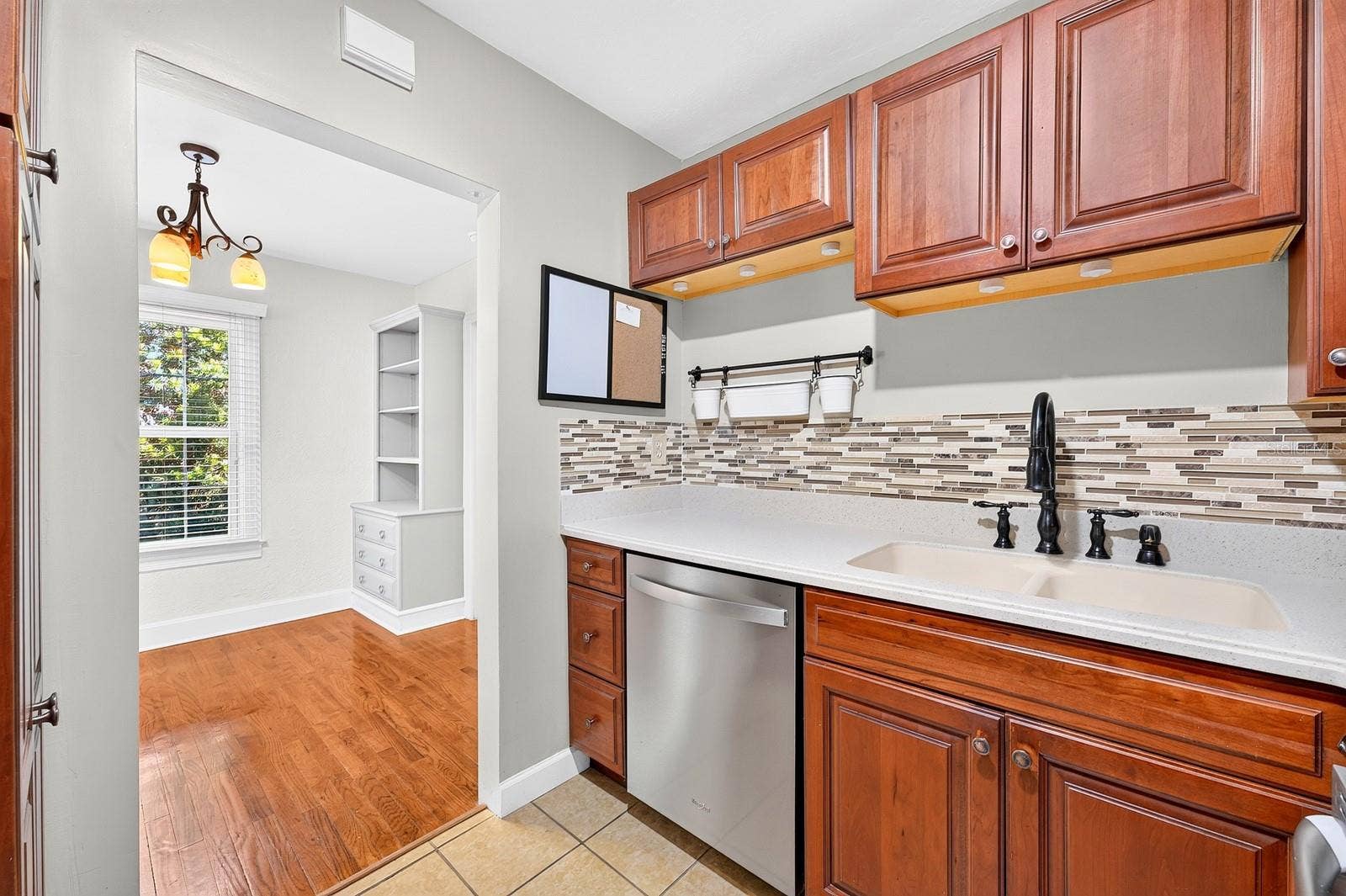 27 N HAMPTON AVENUE, Orlando, FL 32803