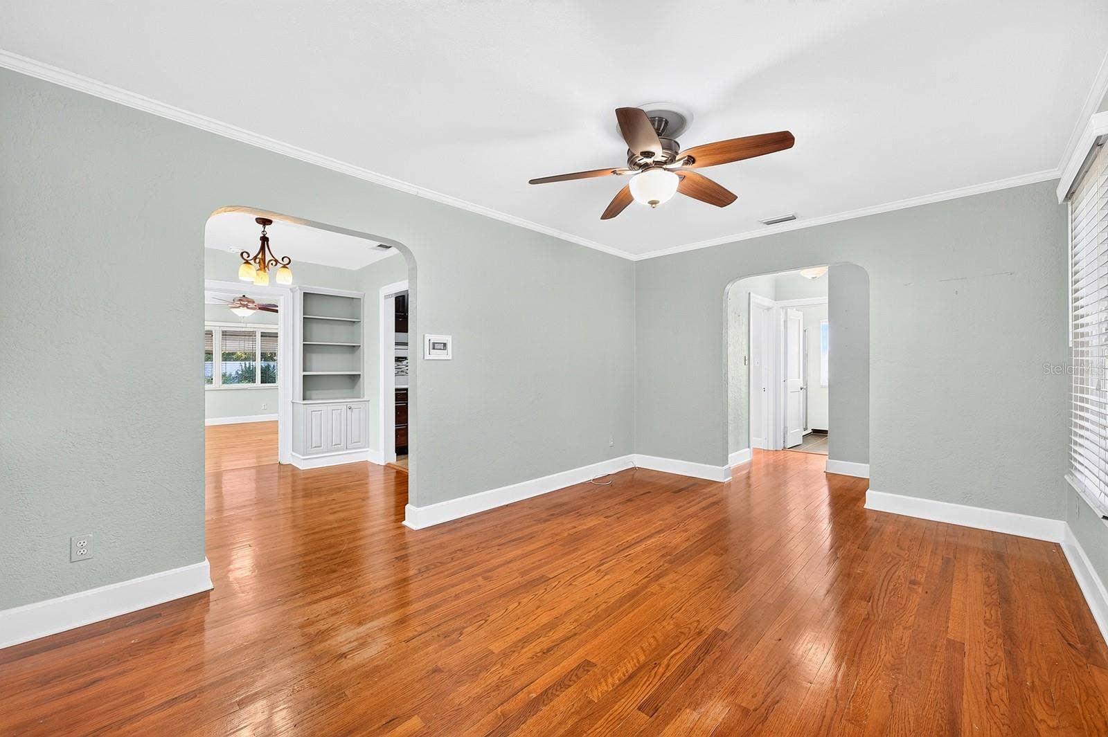 27 N HAMPTON AVENUE, Orlando, FL 32803