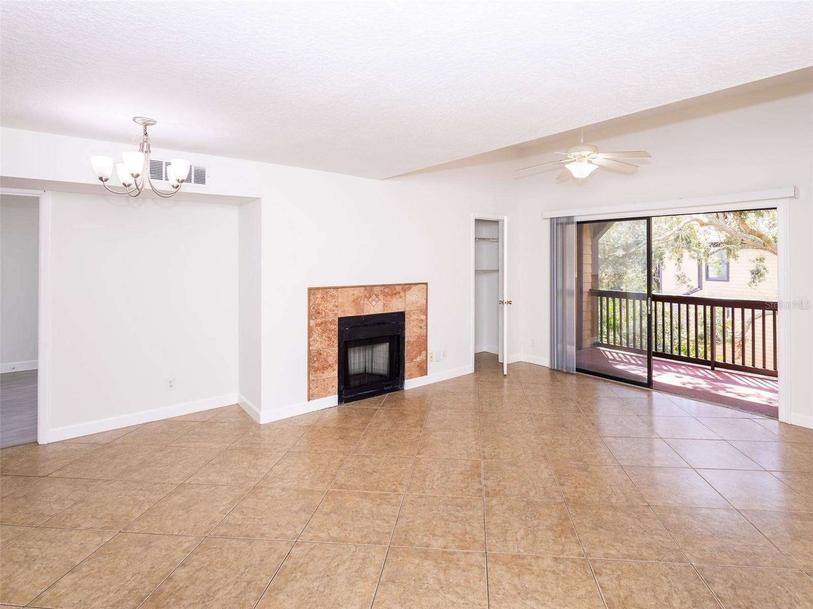 345 LAKEPOINTE DRIVE, #302, Altamonte Springs, FL 32701 345 LAKEPOINTE DRIVE, #302, Altamonte Springs, FL 32701