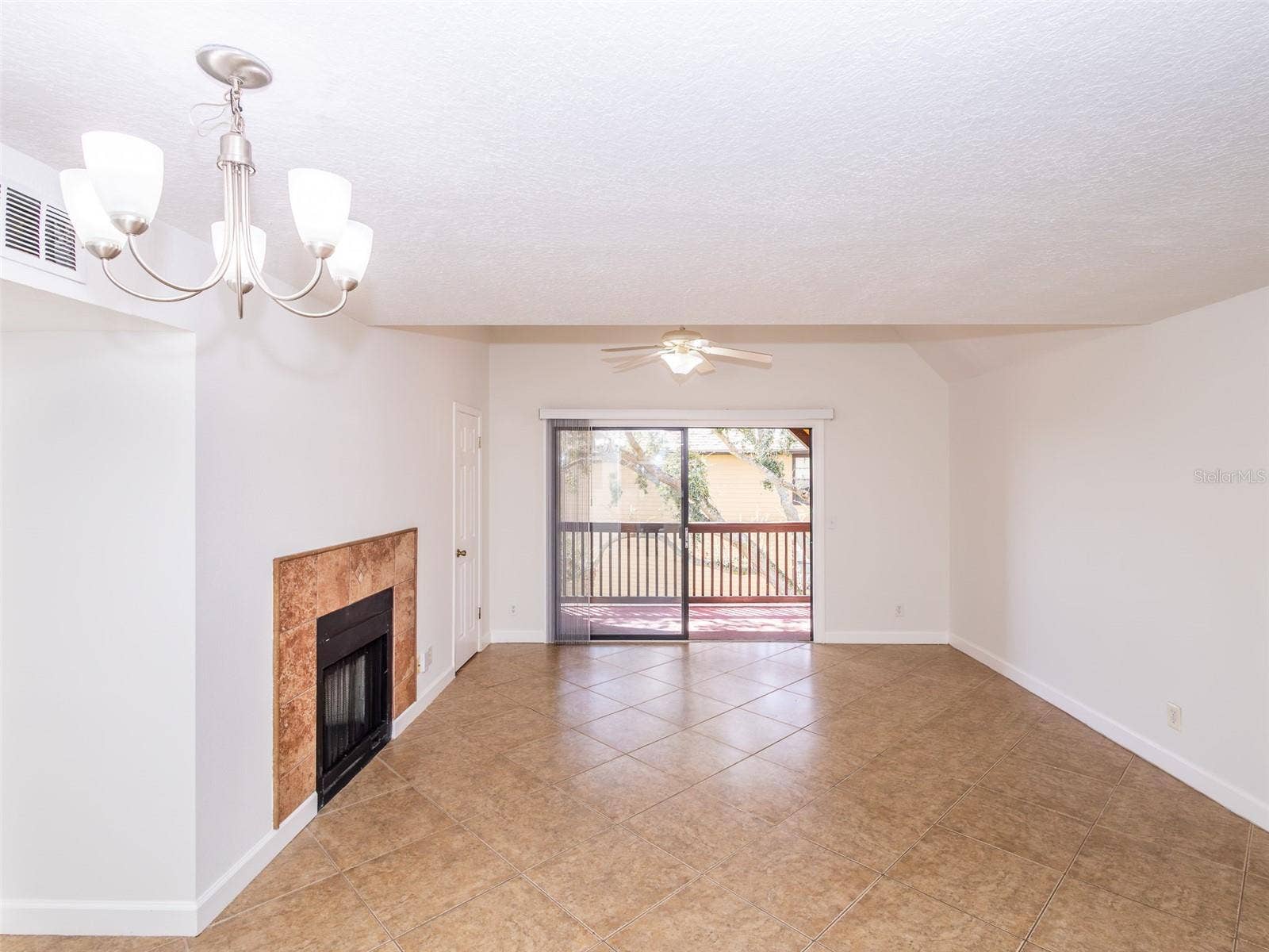 345 LAKEPOINTE DRIVE, #302, Altamonte Springs, FL 32701 345 LAKEPOINTE DRIVE, #302, Altamonte Springs, FL 32701