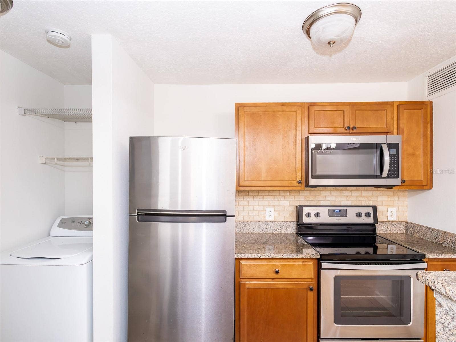 345 LAKEPOINTE DRIVE, #302, Altamonte Springs, FL 32701 345 LAKEPOINTE DRIVE, #302, Altamonte Springs, FL 32701