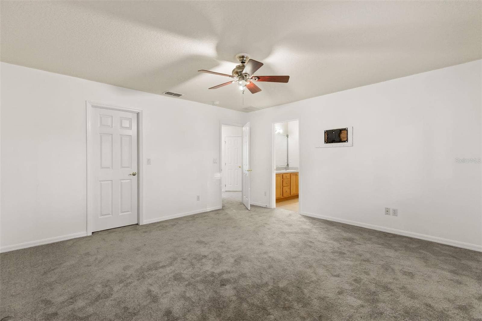 1832 NATURE COVE LANE, Clermont, FL 34711 1832 NATURE COVE LANE, Clermont, FL 34711