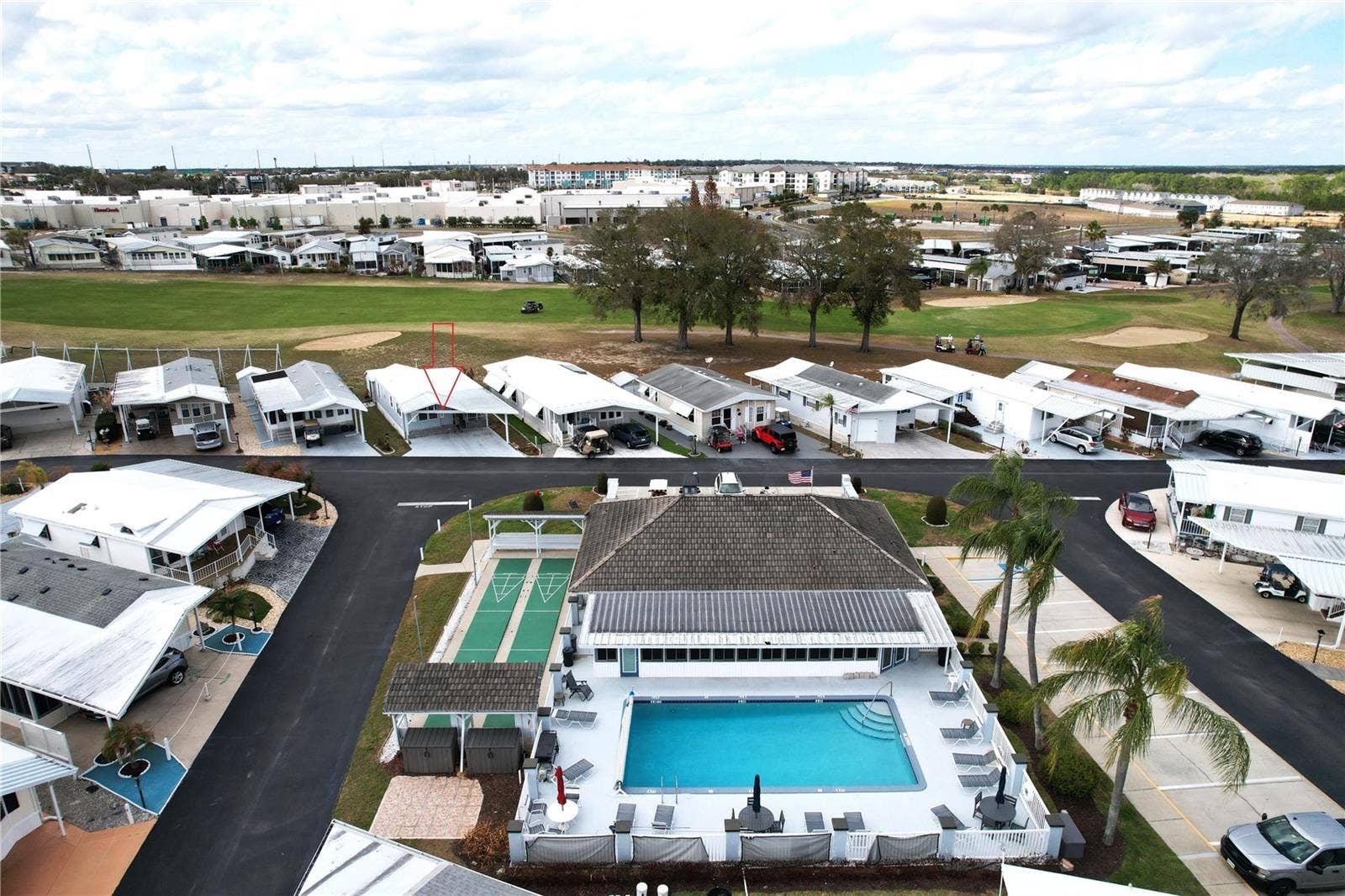 Pool & Clubhouse
