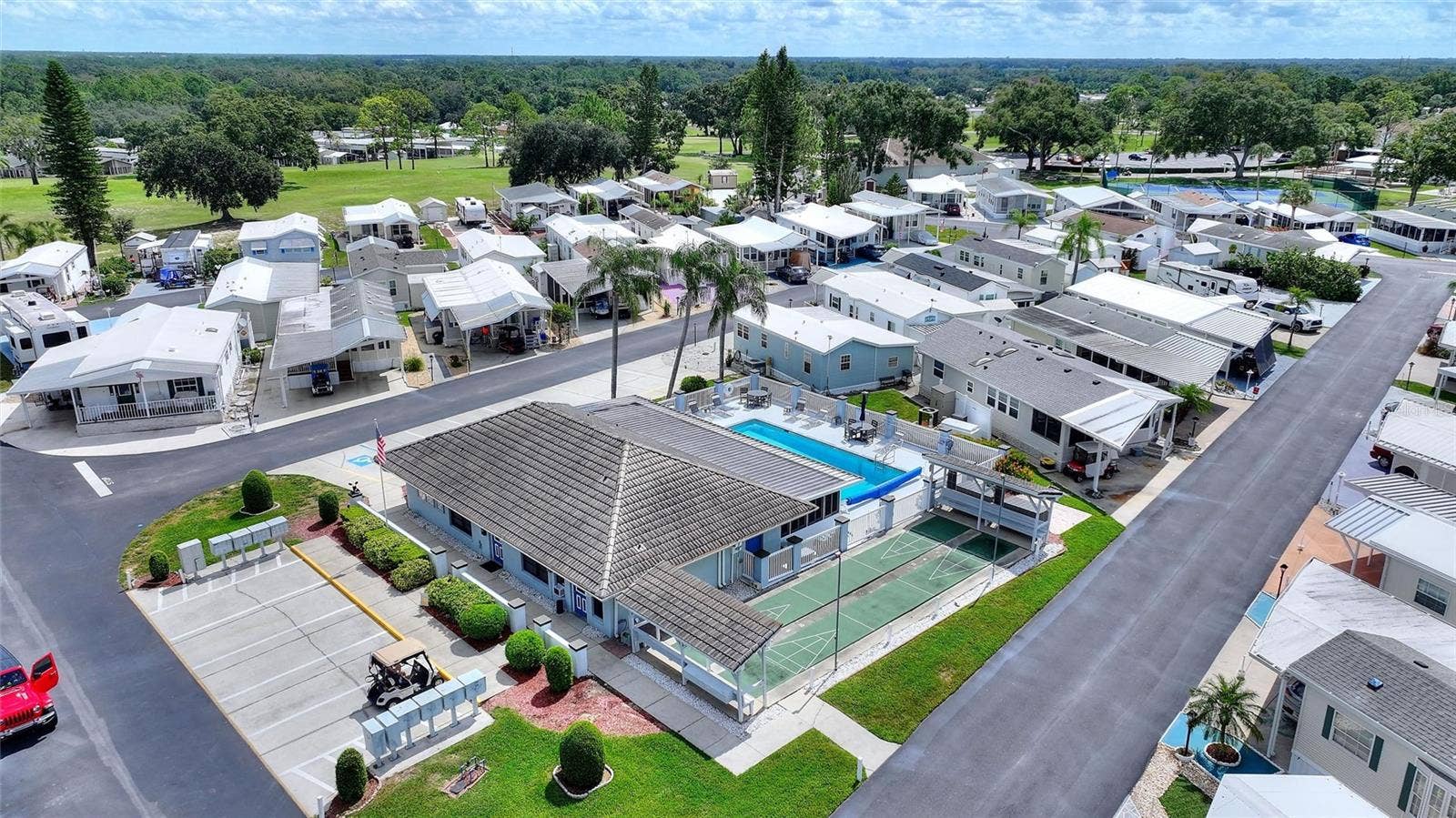 Clubhouse, laundry, pool, shuffleboard courts