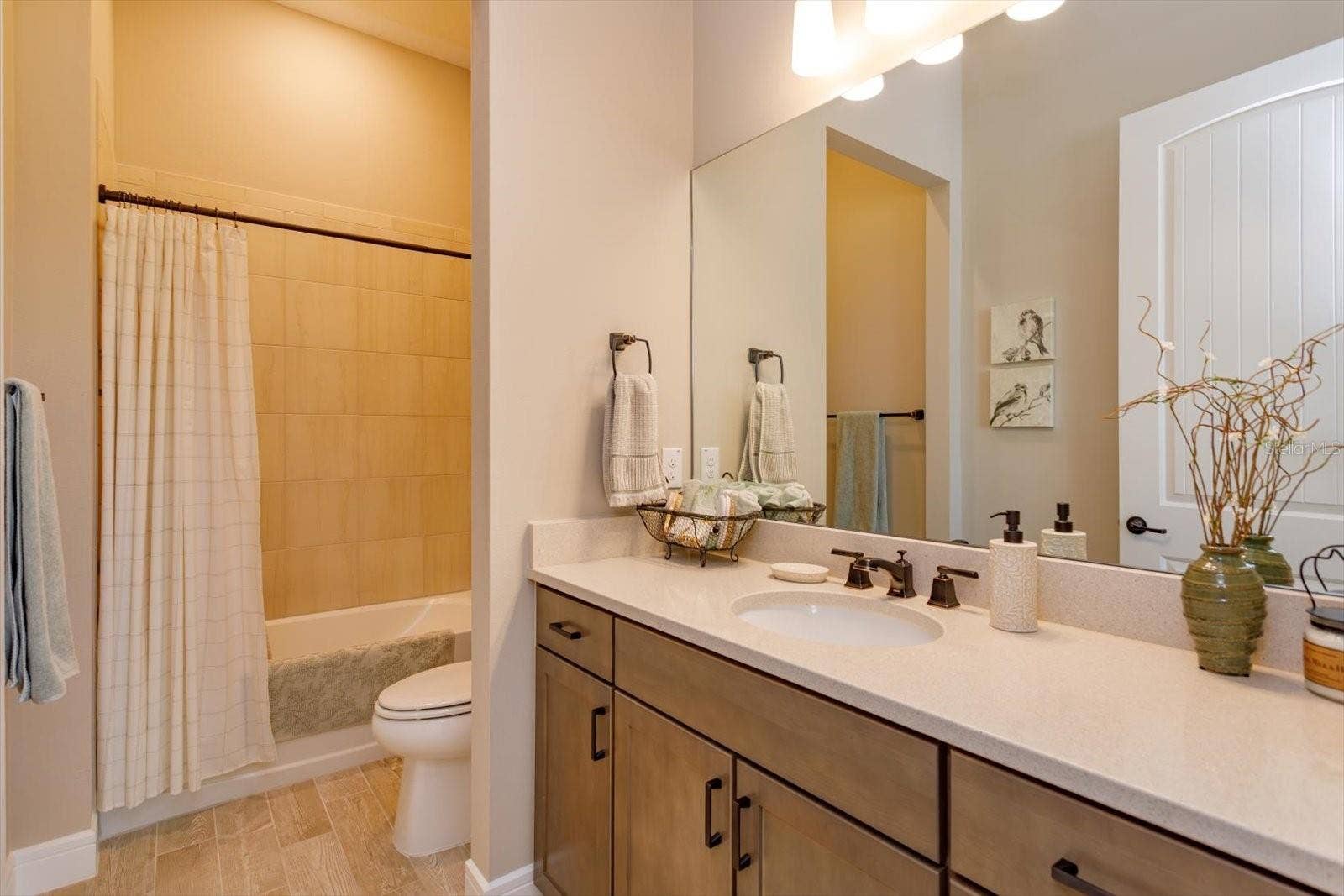 5663 SW 92ND AVENUE ROAD, Ocala, FL 34481 Bedroom #2 En-Suite Bathroom