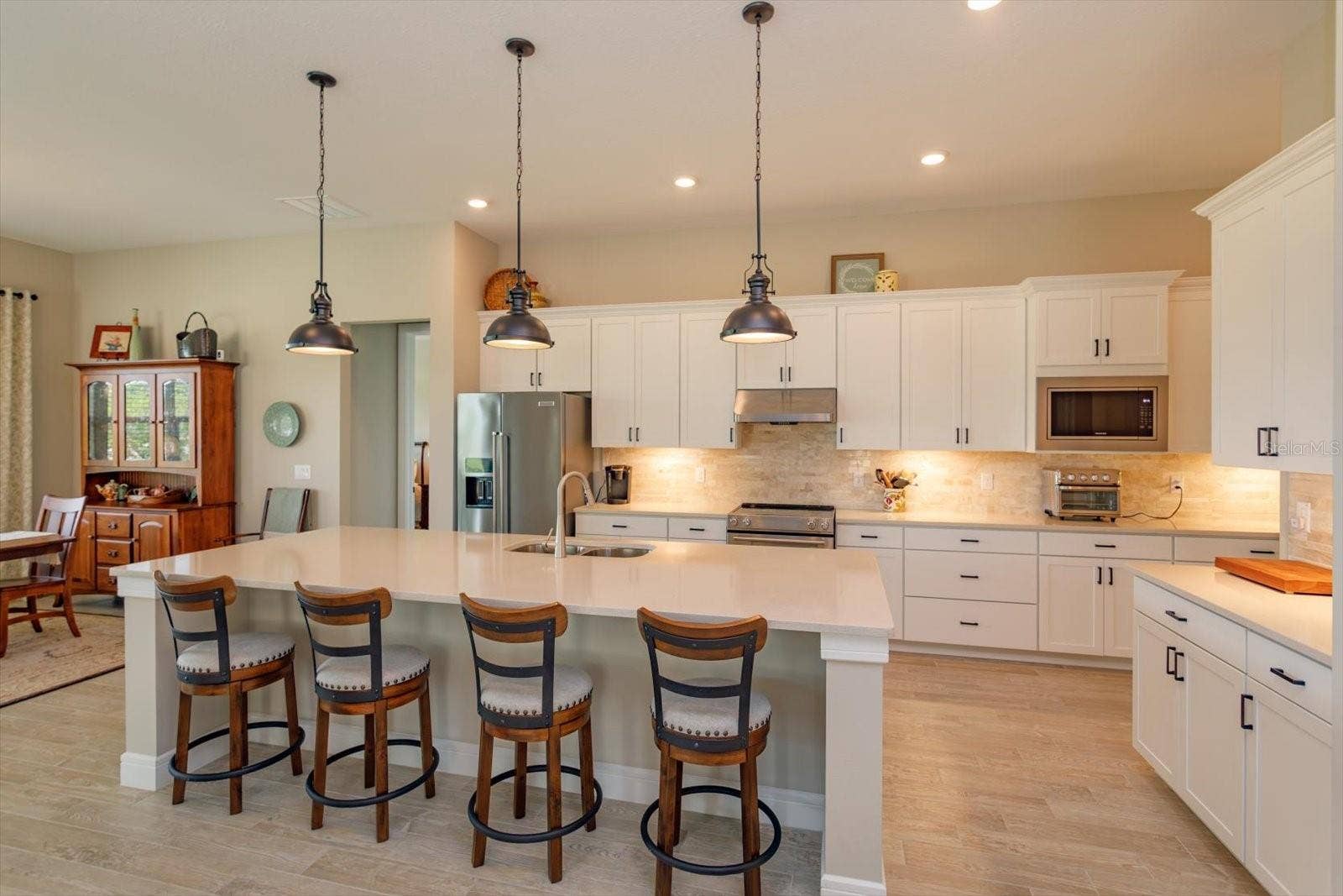 5663 SW 92ND AVENUE ROAD, Ocala, FL 34481 Upgraded Lighting and Stainless-Steel Appiances