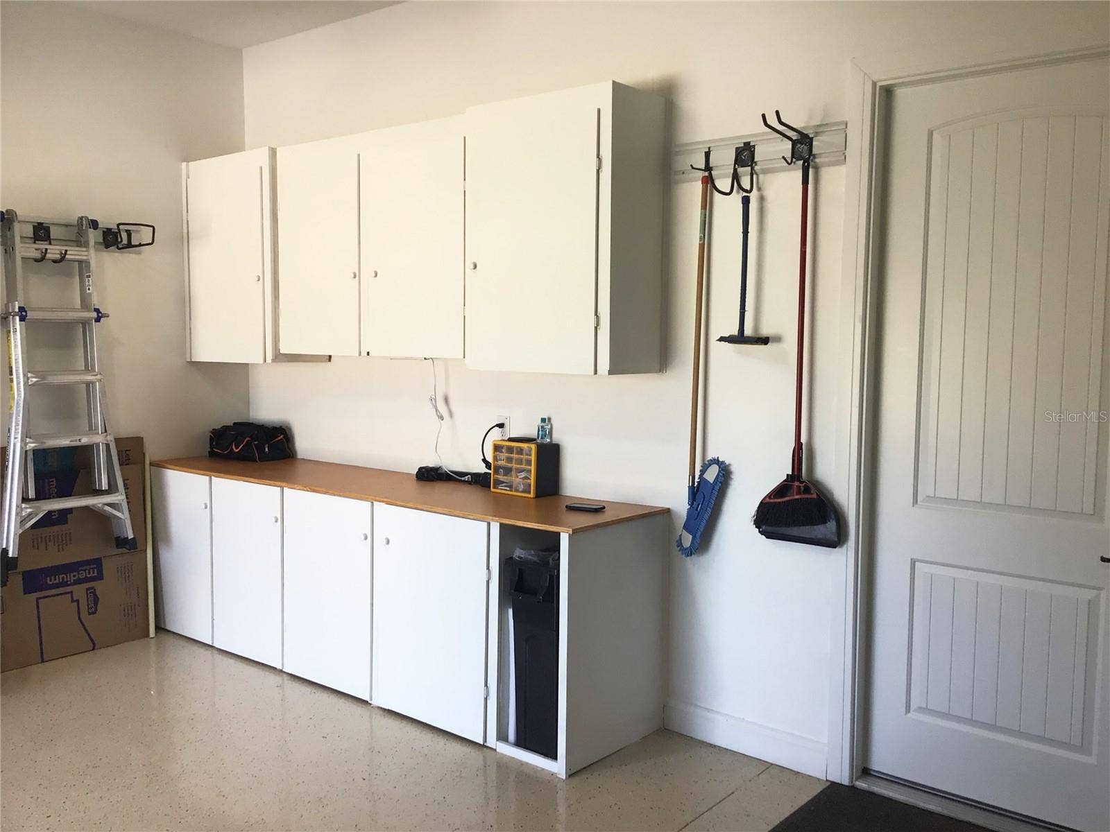 5663 SW 92ND AVENUE ROAD, Ocala, FL 34481 Lots of Extra Garage Storage