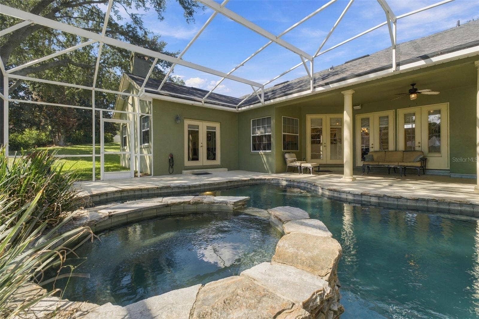 11025 LAKE KATHERINE CIRCLE, Clermont, FL 34711 Spa waterfall