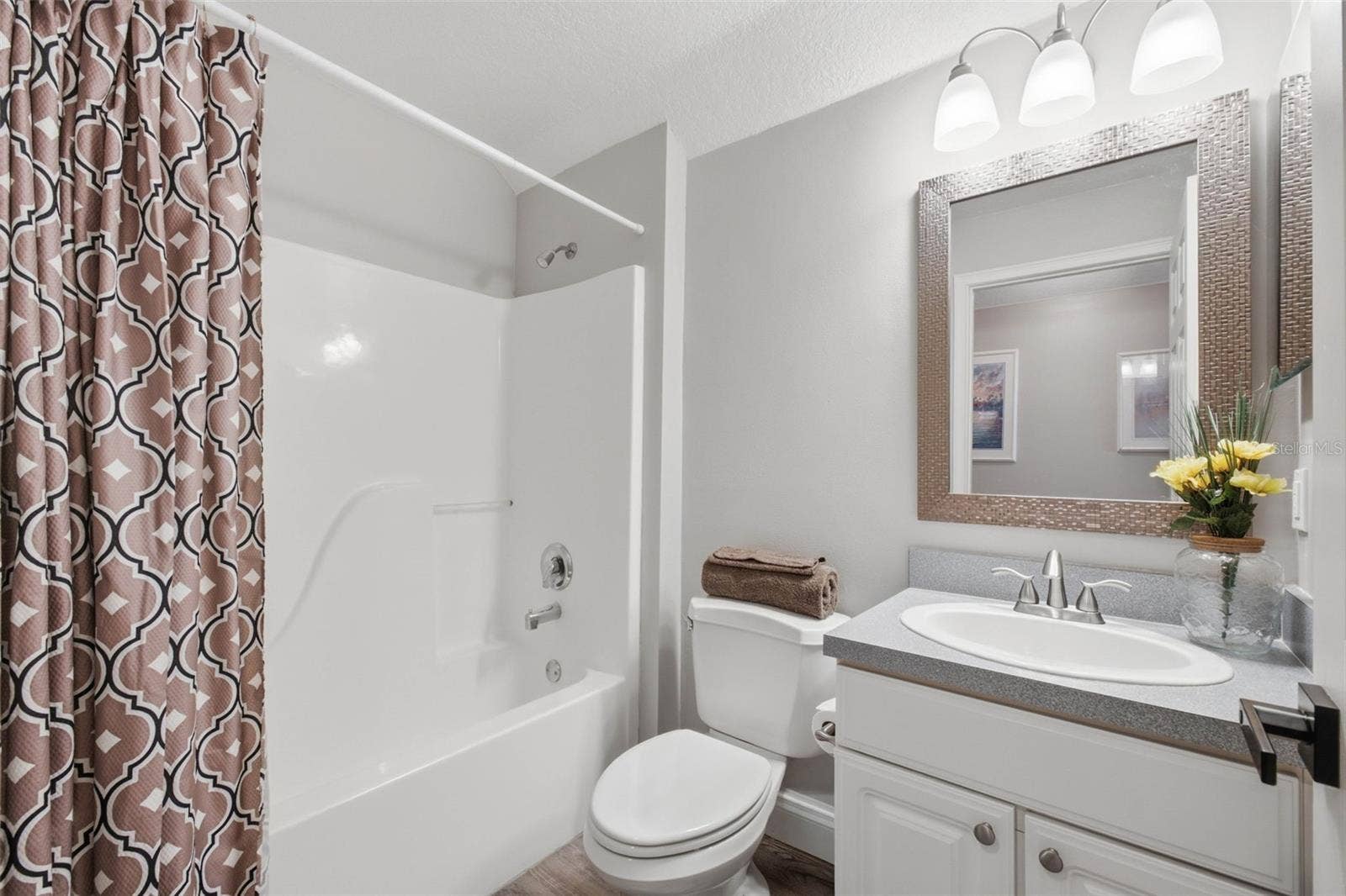 11025 LAKE KATHERINE CIRCLE, Clermont, FL 34711 Upstairs bath