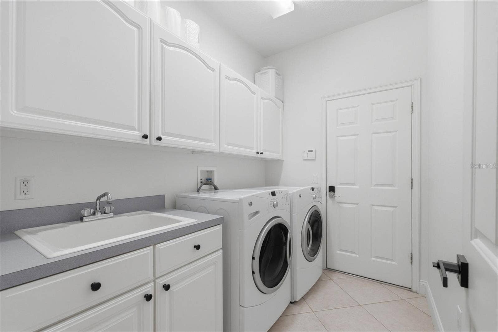 11025 LAKE KATHERINE CIRCLE, Clermont, FL 34711 Laundry room
