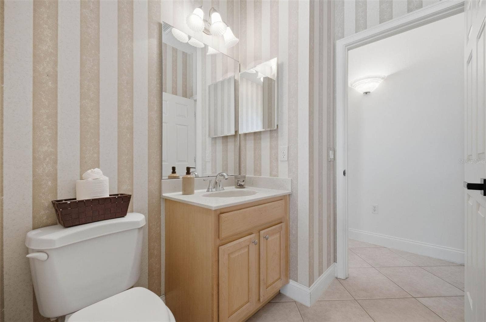 11025 LAKE KATHERINE CIRCLE, Clermont, FL 34711 Pool bathroom