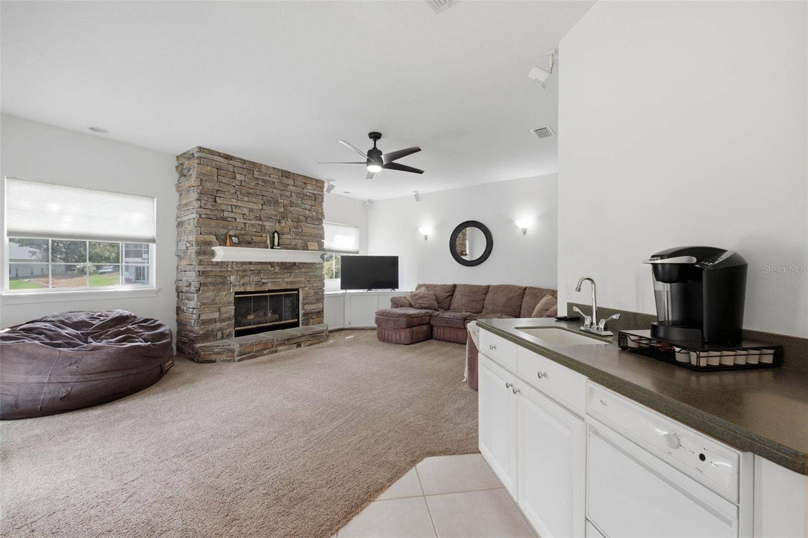 11025 LAKE KATHERINE CIRCLE, Clermont, FL 34711 Family room and wet bar