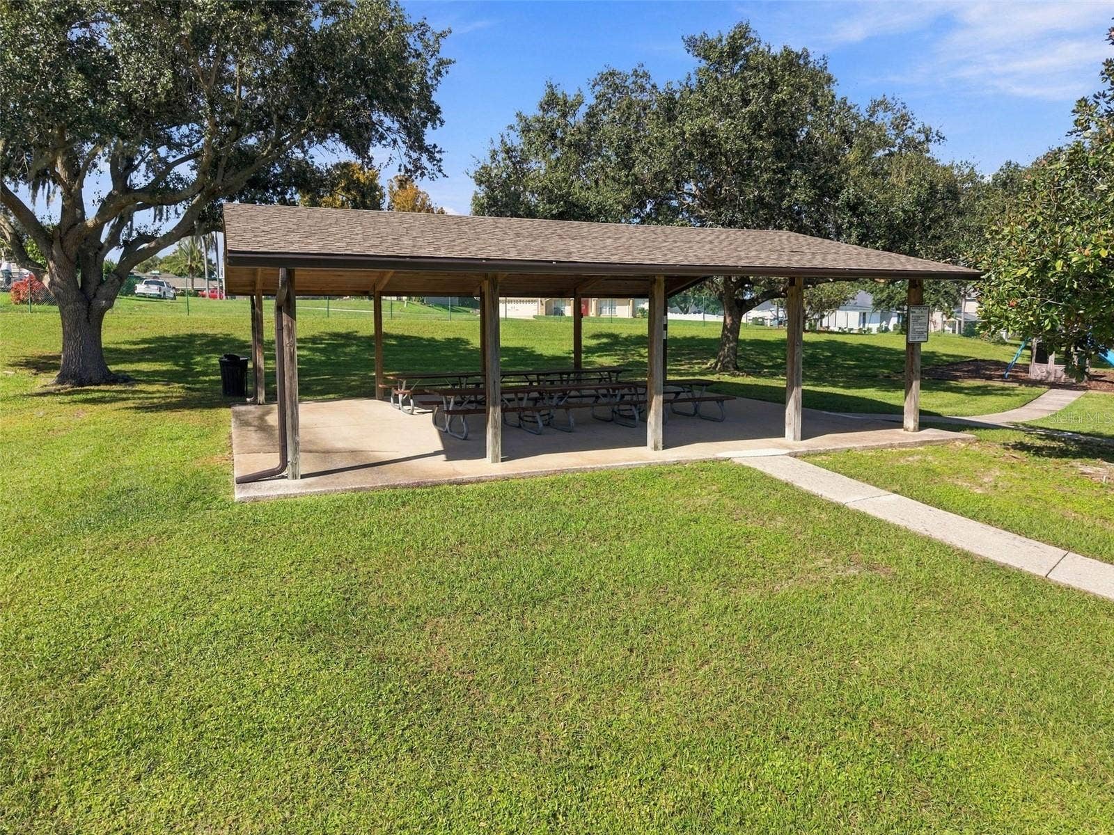 11025 LAKE KATHERINE CIRCLE, Clermont, FL 34711 Community covered picnic area