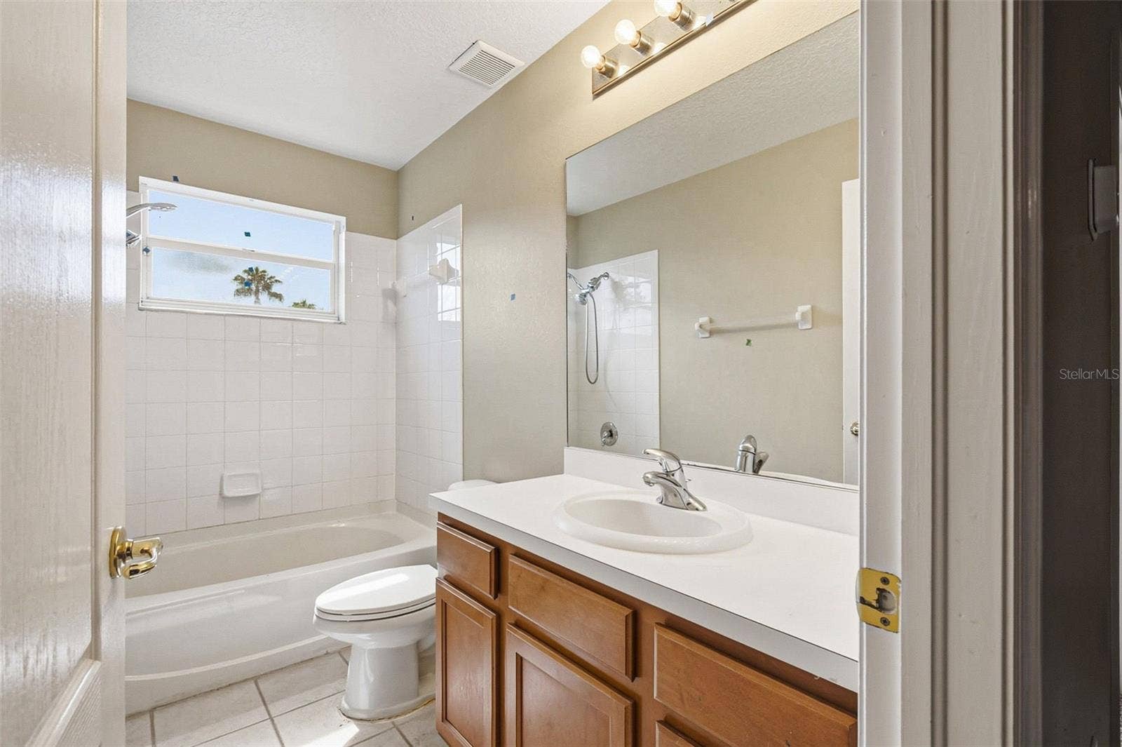 19264 FISHERMANS BEND DRIVE, Lutz, FL 33558 19264 FISHERMANS BEND DRIVE, Lutz, FL 33558