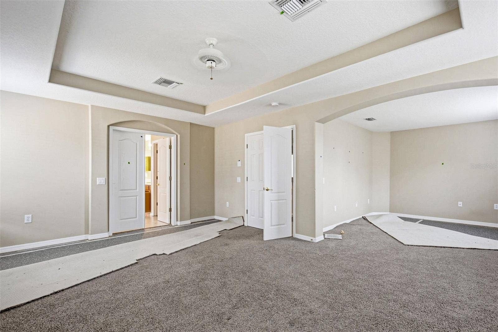19264 FISHERMANS BEND DRIVE, Lutz, FL 33558 19264 FISHERMANS BEND DRIVE, Lutz, FL 33558