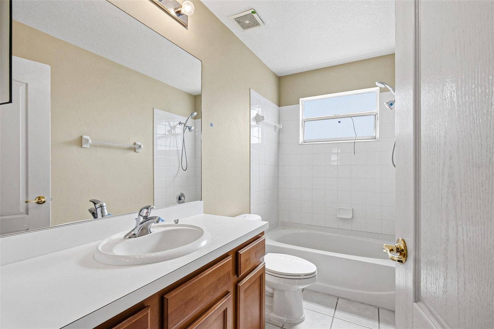 19264 FISHERMANS BEND DRIVE, Lutz, FL 33558 19264 FISHERMANS BEND DRIVE, Lutz, FL 33558