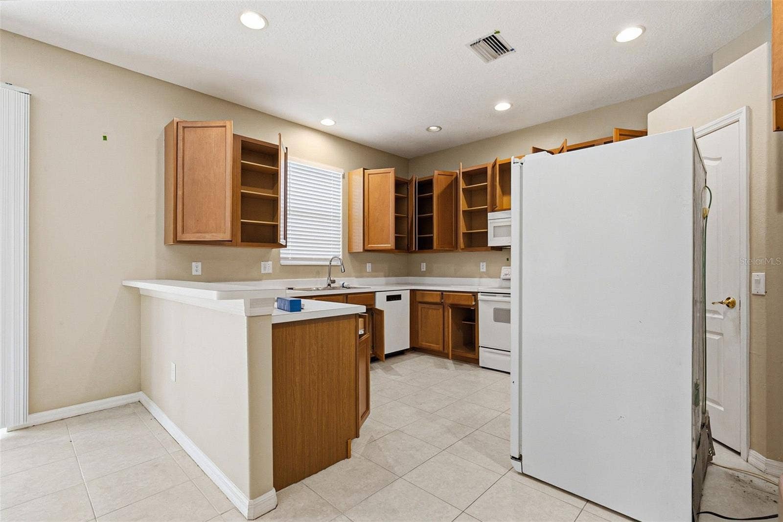 19264 FISHERMANS BEND DRIVE, Lutz, FL 33558 19264 FISHERMANS BEND DRIVE, Lutz, FL 33558