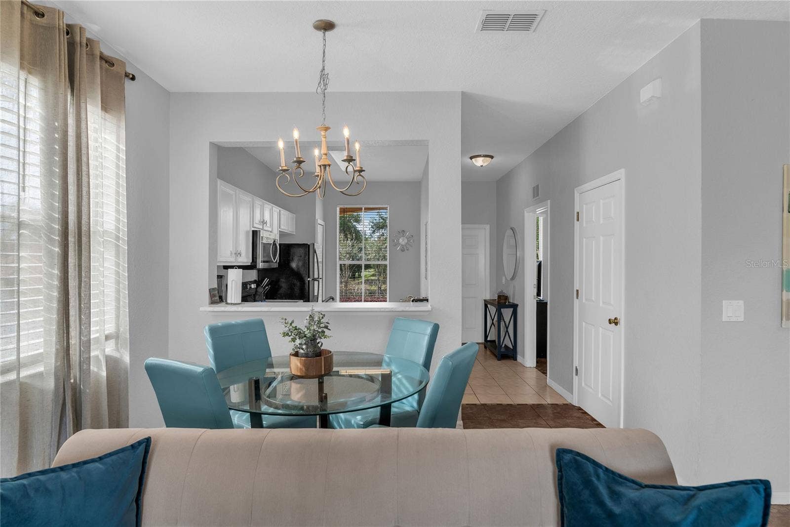 457 LA MIRAGE STREET, Davenport, FL 33897 Living room