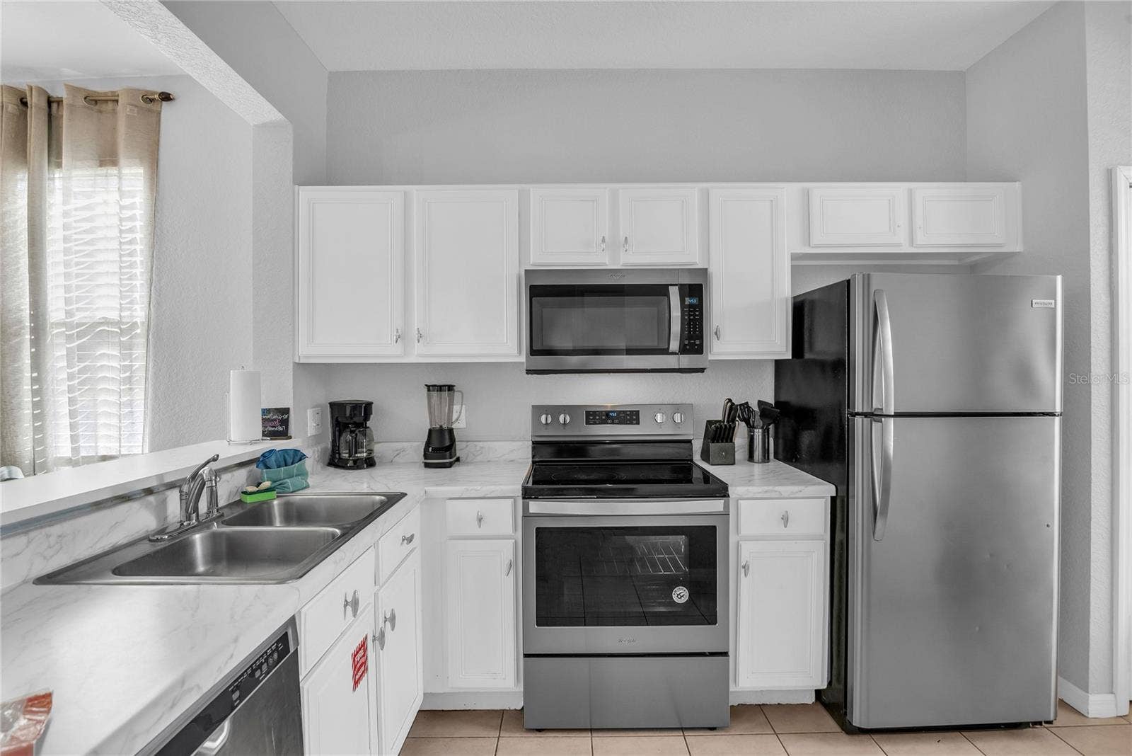 457 LA MIRAGE STREET, Davenport, FL 33897 Kitchen