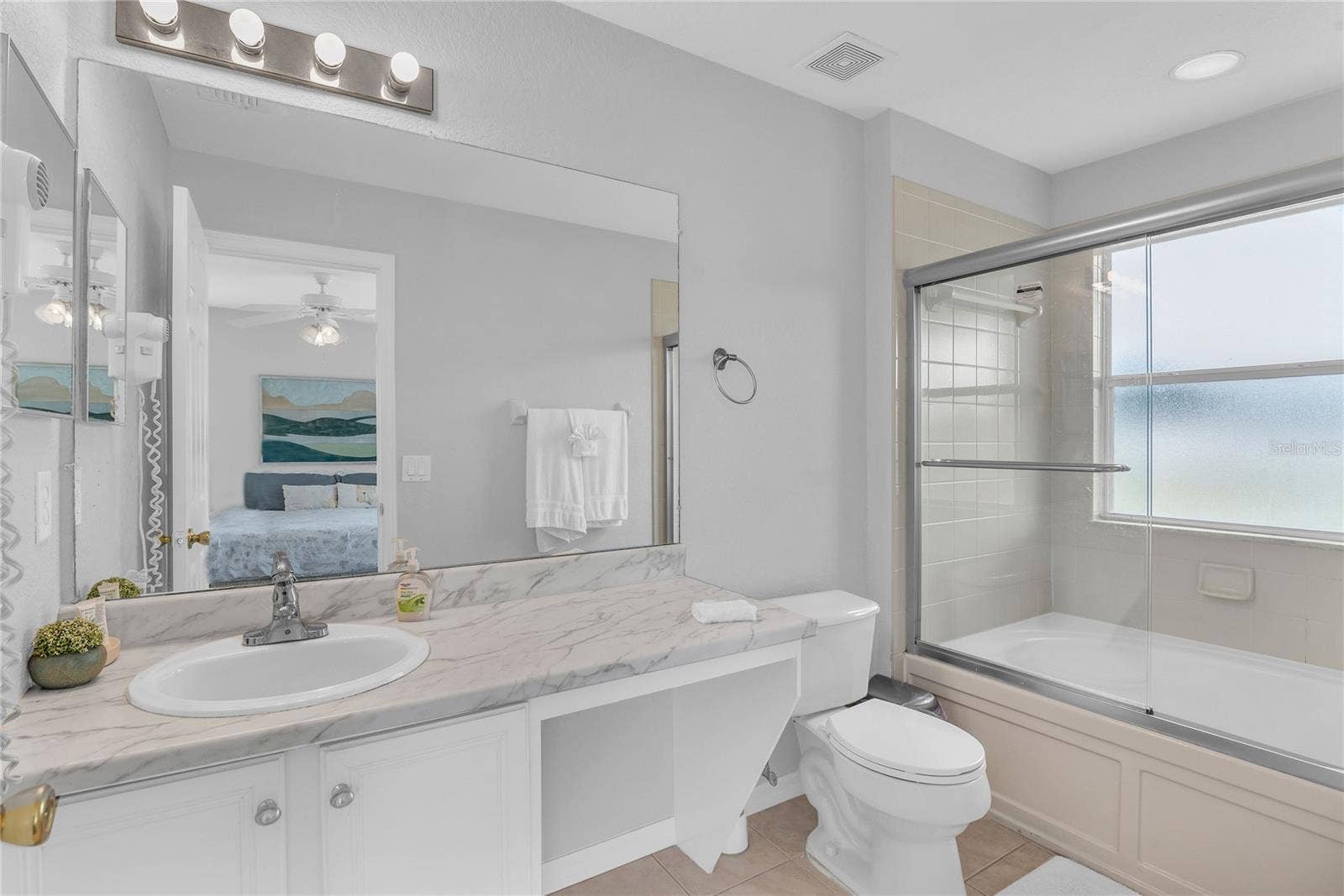 457 LA MIRAGE STREET, Davenport, FL 33897 Primary bathroom