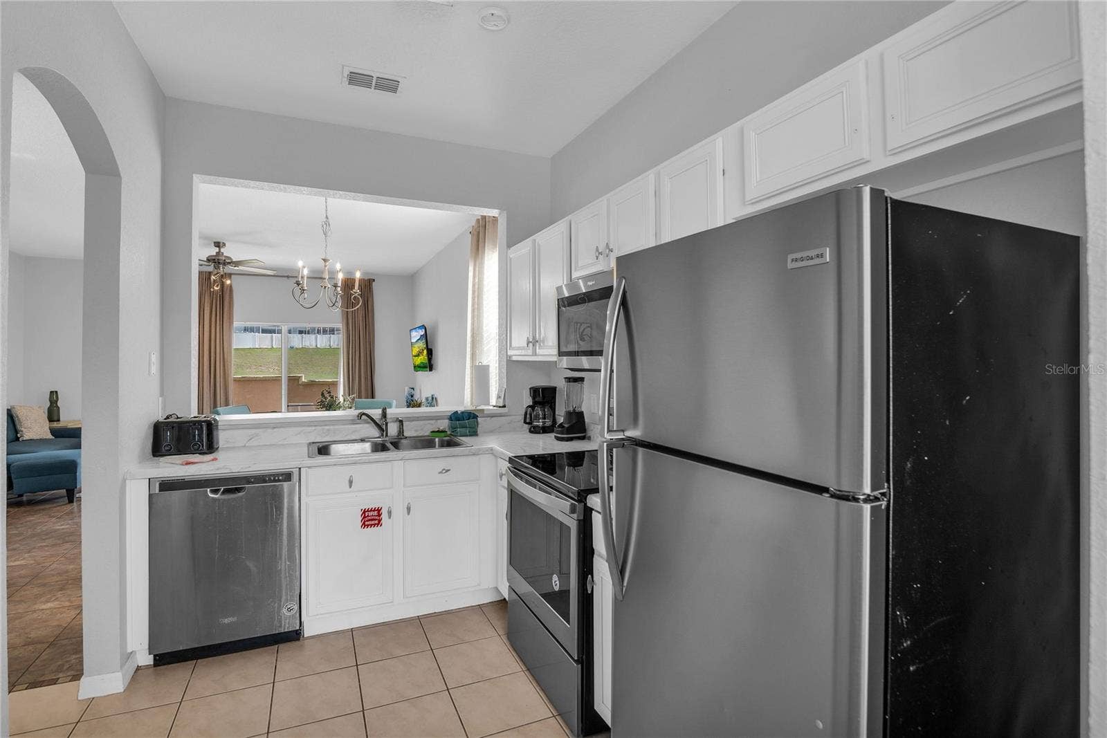 457 LA MIRAGE STREET, Davenport, FL 33897 Kitchen