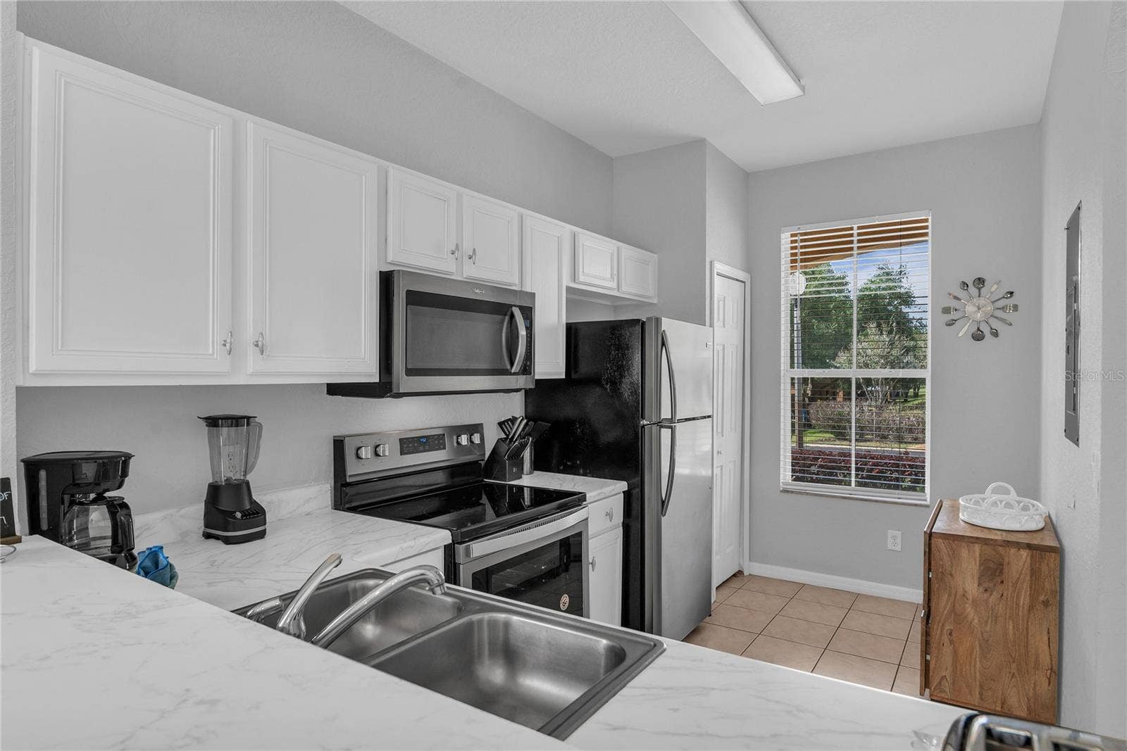 457 LA MIRAGE STREET, Davenport, FL 33897 Kitchen