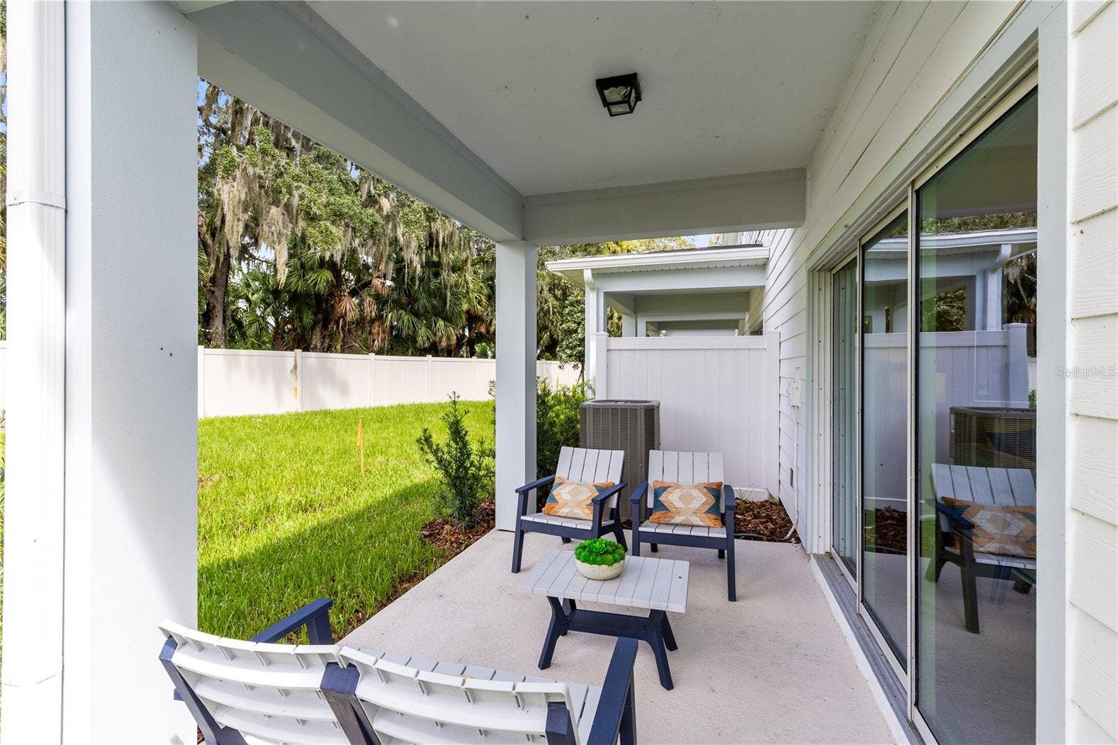 3198 EMERALD ACRES LANE, Sanford, FL 32771 Model Home Design Only. Pictures and furnishings are for illustrative purposes only. Elevations, colors and options may vary. Furniture is for model home staging only.