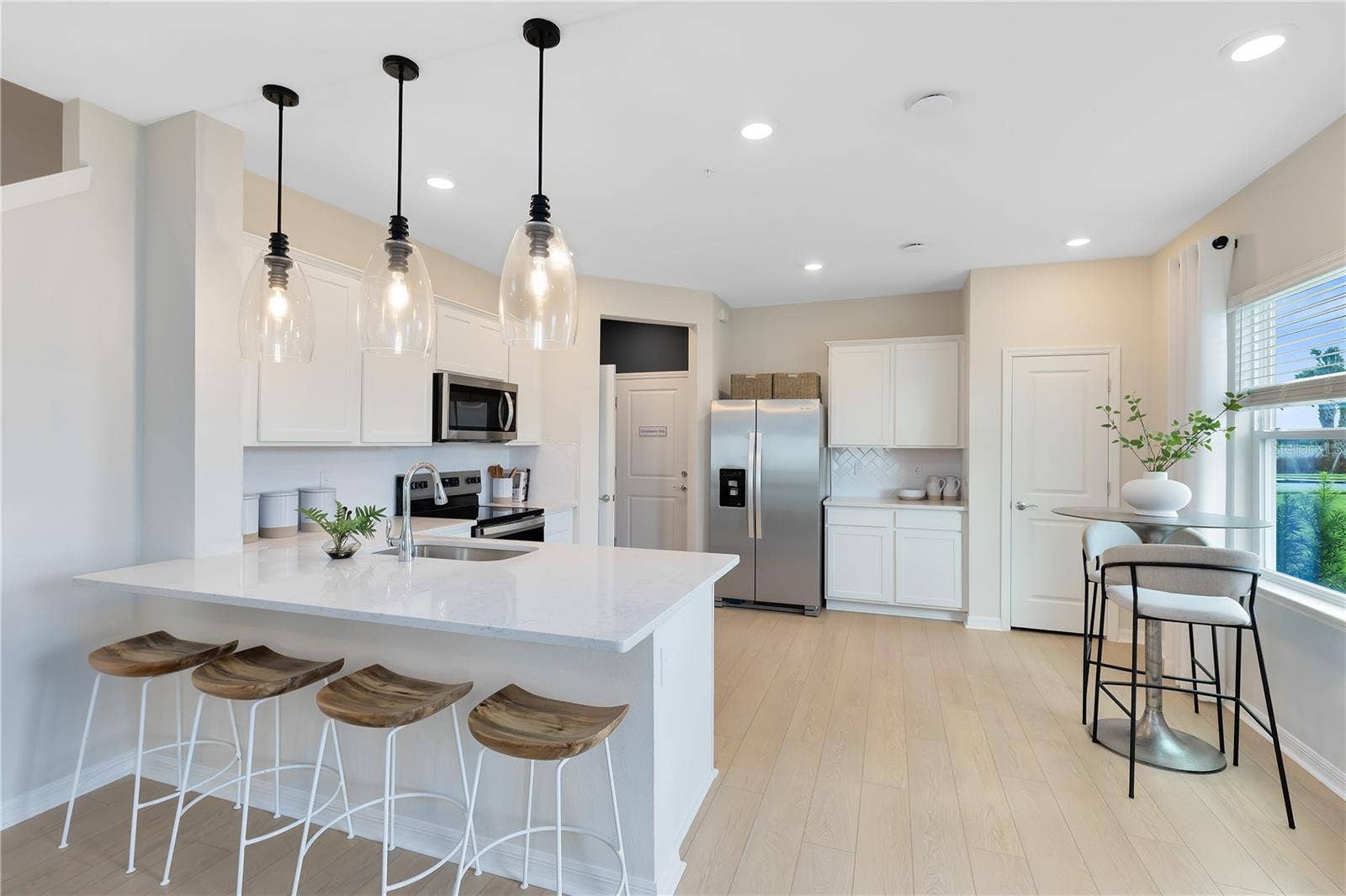 3198 EMERALD ACRES LANE, Sanford, FL 32771 Model Home Design Only. Pictures and furnishings are for illustrative purposes only. Elevations, colors and options may vary. Furniture is for model home staging only.