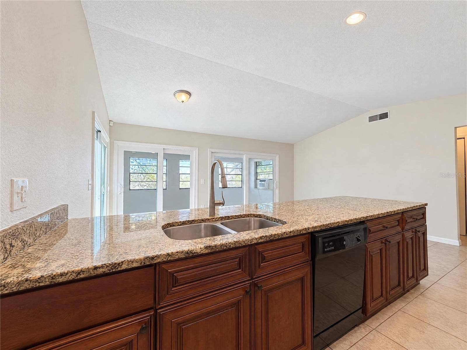 7606 LEON AVENUE, Temple Terrace, FL 33637