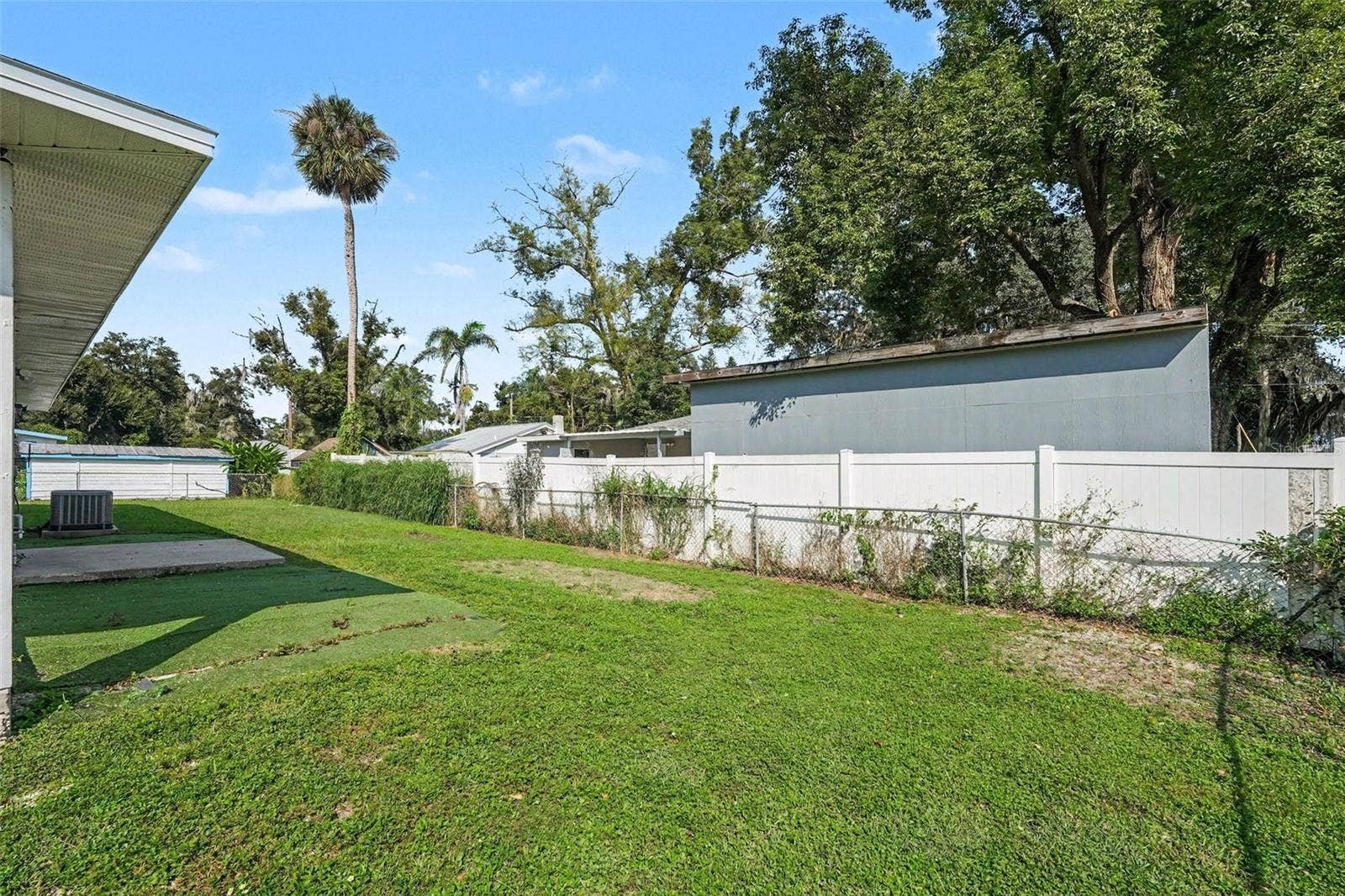 5233 BOGDONOFF DRIVE, Seffner, FL 33584 5233 BOGDONOFF DRIVE, Seffner, FL 33584