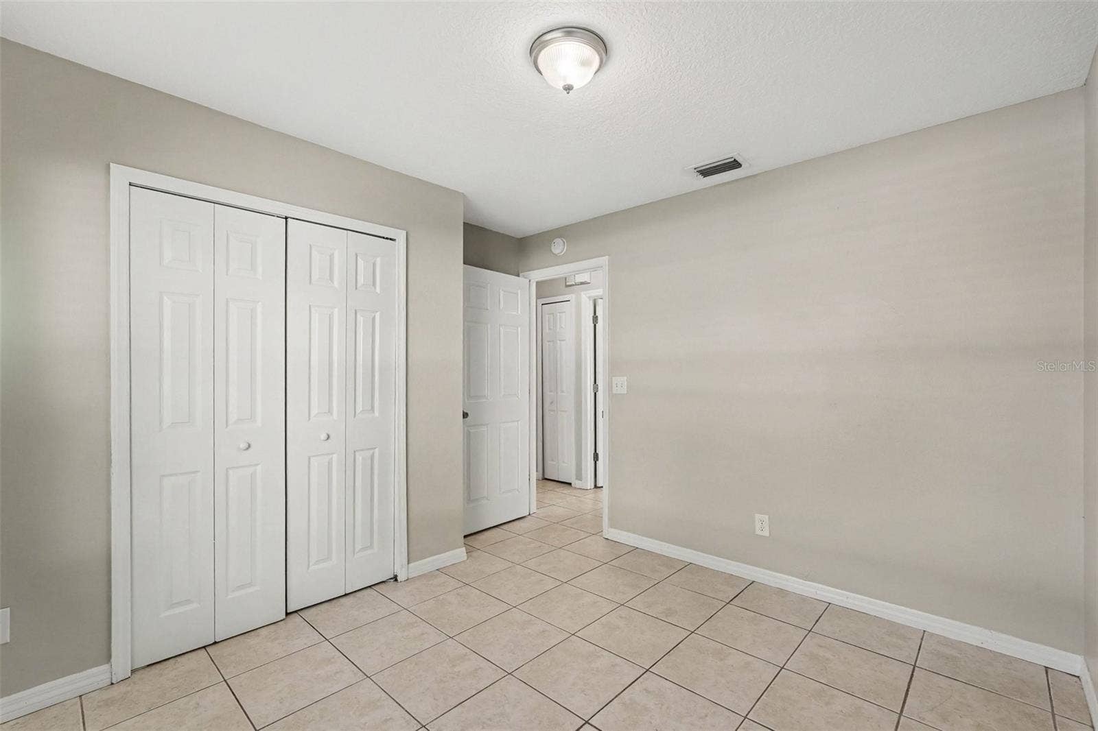 5233 BOGDONOFF DRIVE, Seffner, FL 33584 5233 BOGDONOFF DRIVE, Seffner, FL 33584