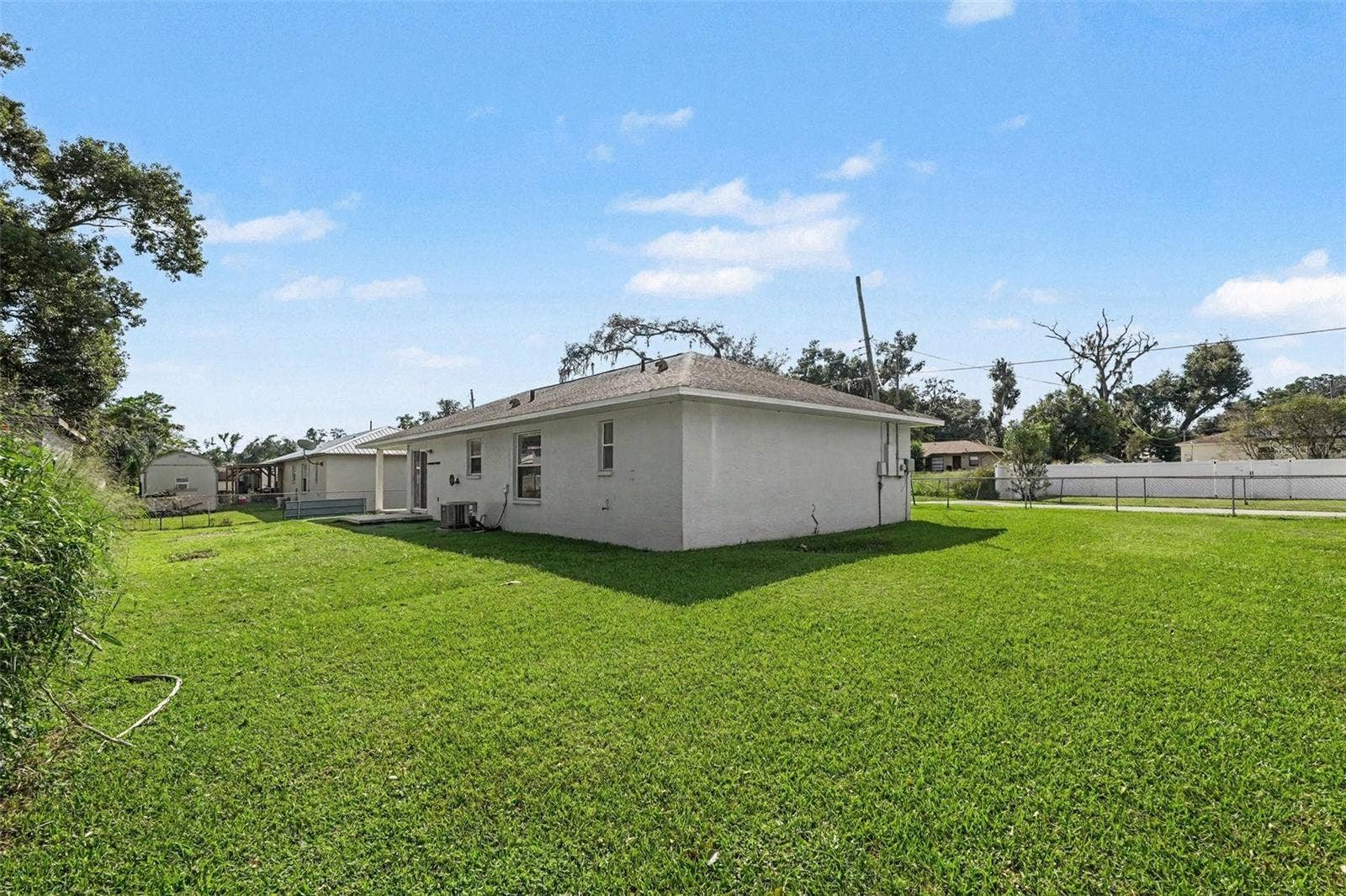 5233 BOGDONOFF DRIVE, Seffner, FL 33584 5233 BOGDONOFF DRIVE, Seffner, FL 33584