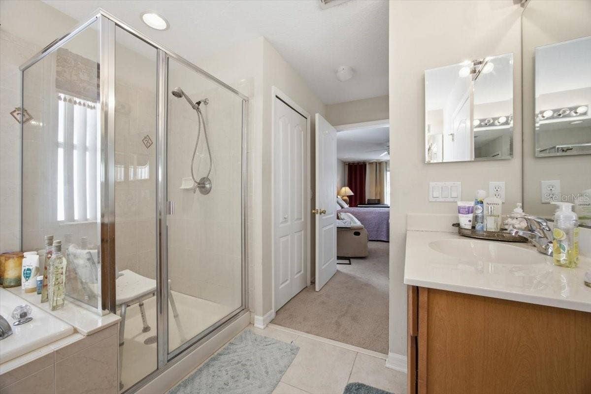 13728 HIDDEN FOREST CIRCLE, Orlando, FL 32828 Bath Master R
