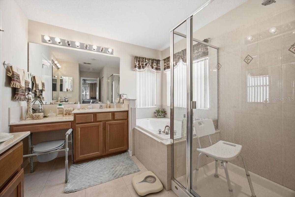 13728 HIDDEN FOREST CIRCLE, Orlando, FL 32828 Bath - Master