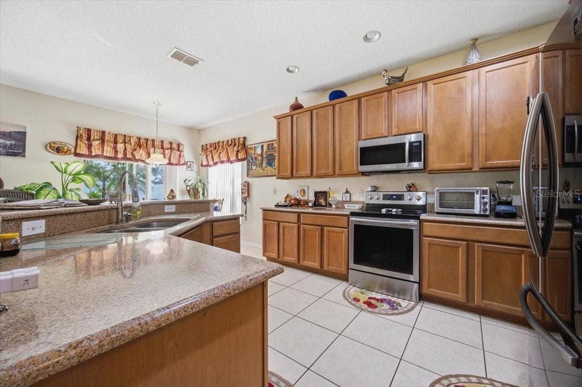 13728 HIDDEN FOREST CIRCLE, Orlando, FL 32828 Kitchen R