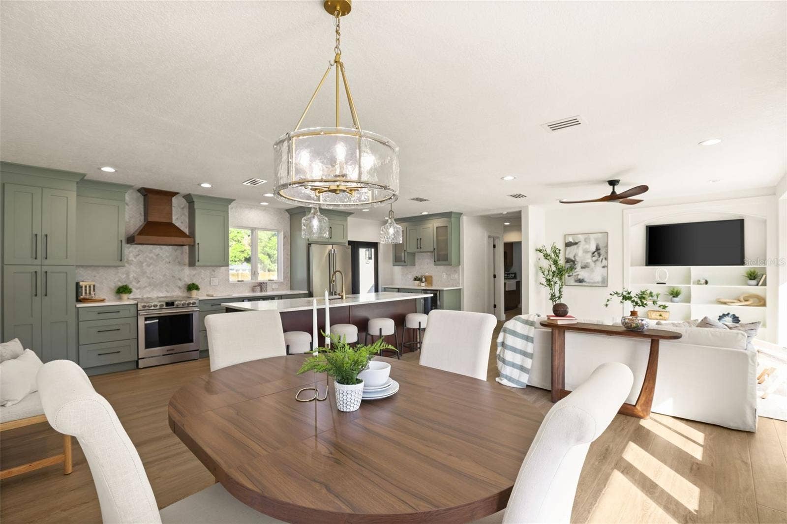 512 MAYFAIR CIRCLE, Orlando, FL 32803